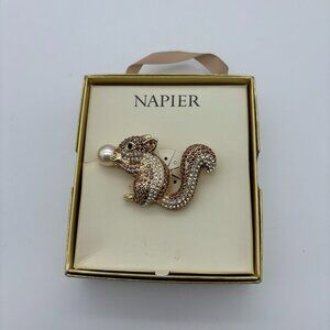 NIB Napier Gold Tone Simulated Crystal & Faux Pearl Squirrel Chipmunk Brooch Pin